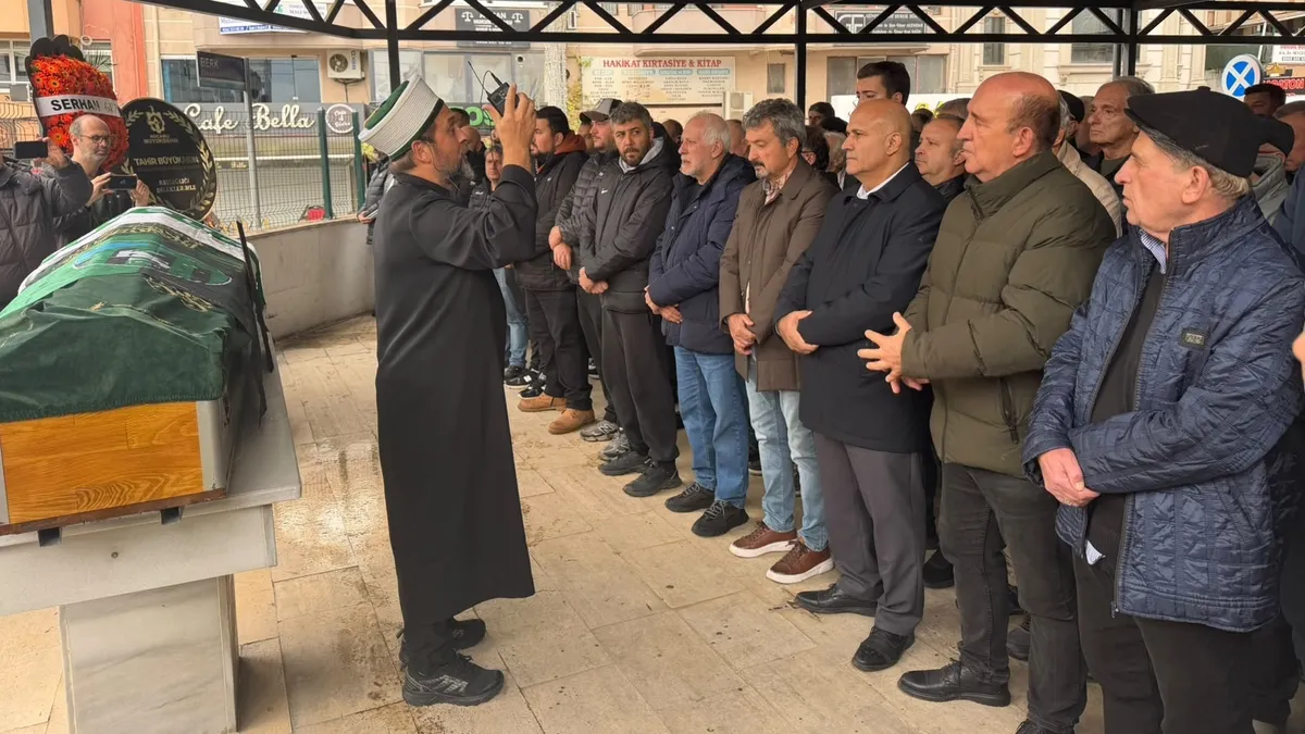 Kocaelispor efsanesi Soner Alp, gözyaşları arasında son yolculuğuna uğurlandı