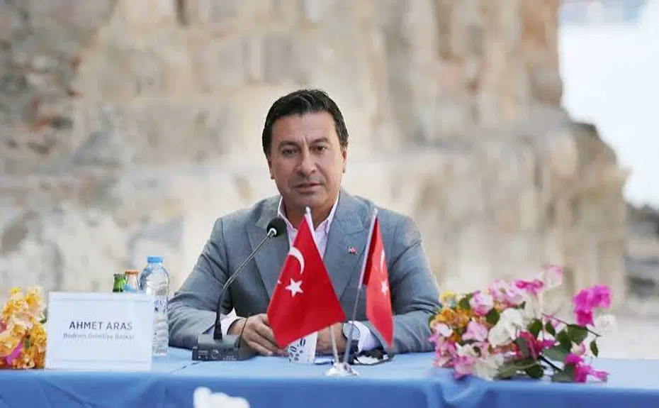 Ahmet Aras CHP'den İstifa Etti: 'Bağımsız Olarak Sürdüreceğim