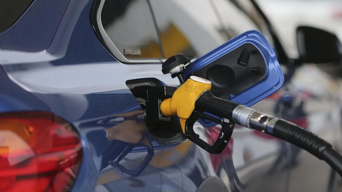 17 Ekim 2026 Akaryakıt Fiyatları: İstanbul, Ankara ve İzmir'de Motorin, Benzin ve LPG Kaç TL?