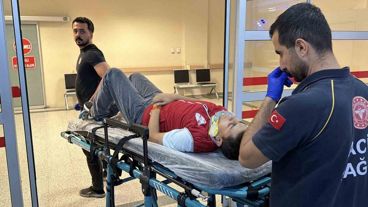Adıyaman'da Elektrikli Bisiklet Devrildi: Sürücü Hastaneye Kaldırıldı