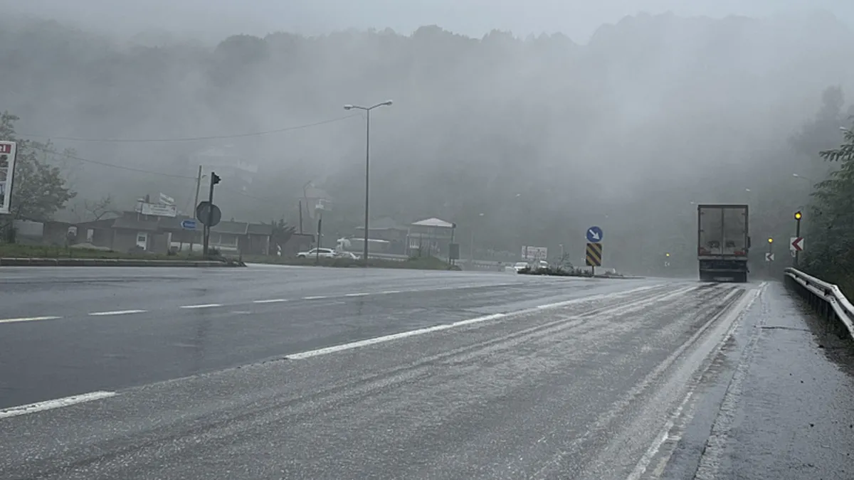 Bolu Dağı'nda Sis Alarmı: Görüş Mesafesi 40 Metreye Kadar Düştü