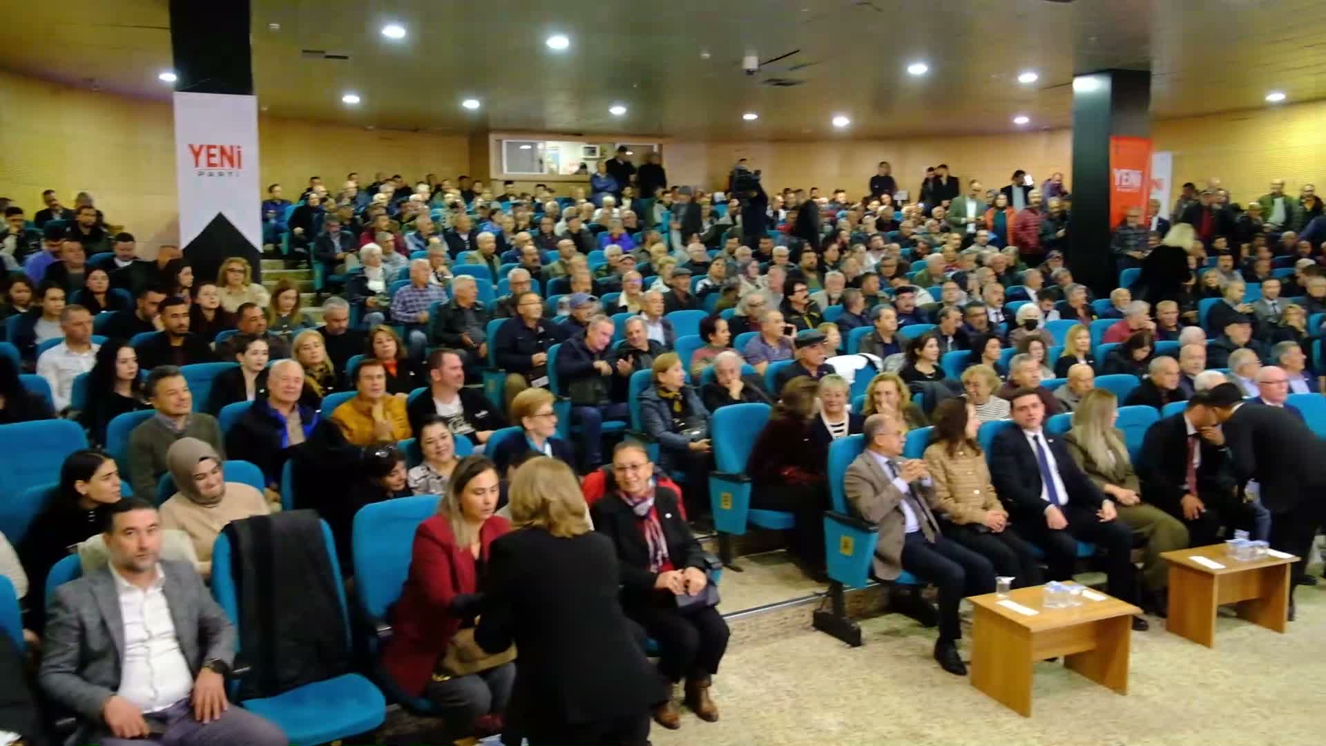 Çakırözer: Basın organlarını kapatarak Türkiye'nin sorunlarını çözemeyiz