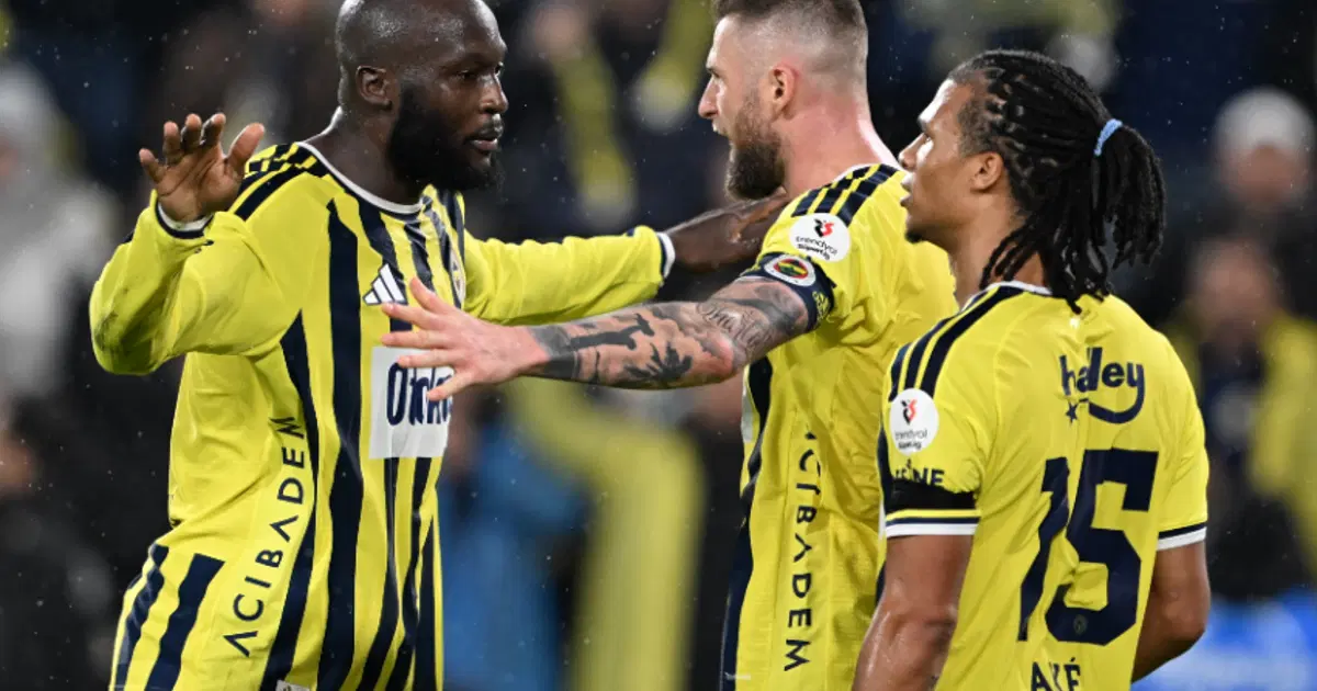 Fenerbahçe Alanyaspor'u Geçti, Trabzonspor Derbiye Özel Kadroyla Hazırlanıyor