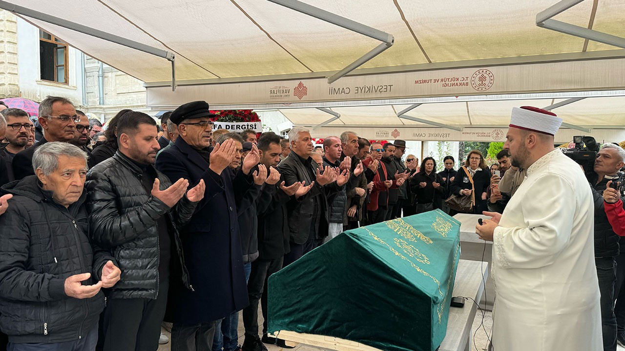 Soner Olgun, Harbiye Muhsin Ertuğrul Sahnesi'nde son yolculuğuna uğurlandı