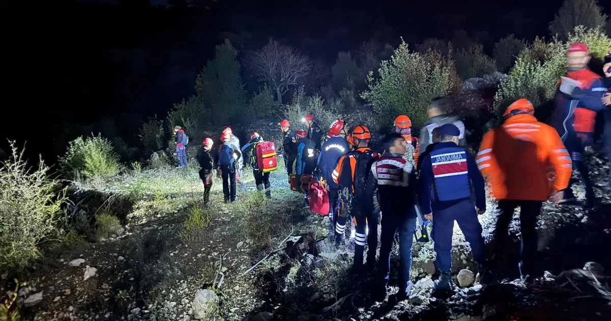 Isparta'da İHH Ekibi Yazılı Kanyon'da Mahsur Kaldı: 1 Eğitmen Hayatını Kaybetti, 13 Kişi Kurtarılmayı Bekliyor