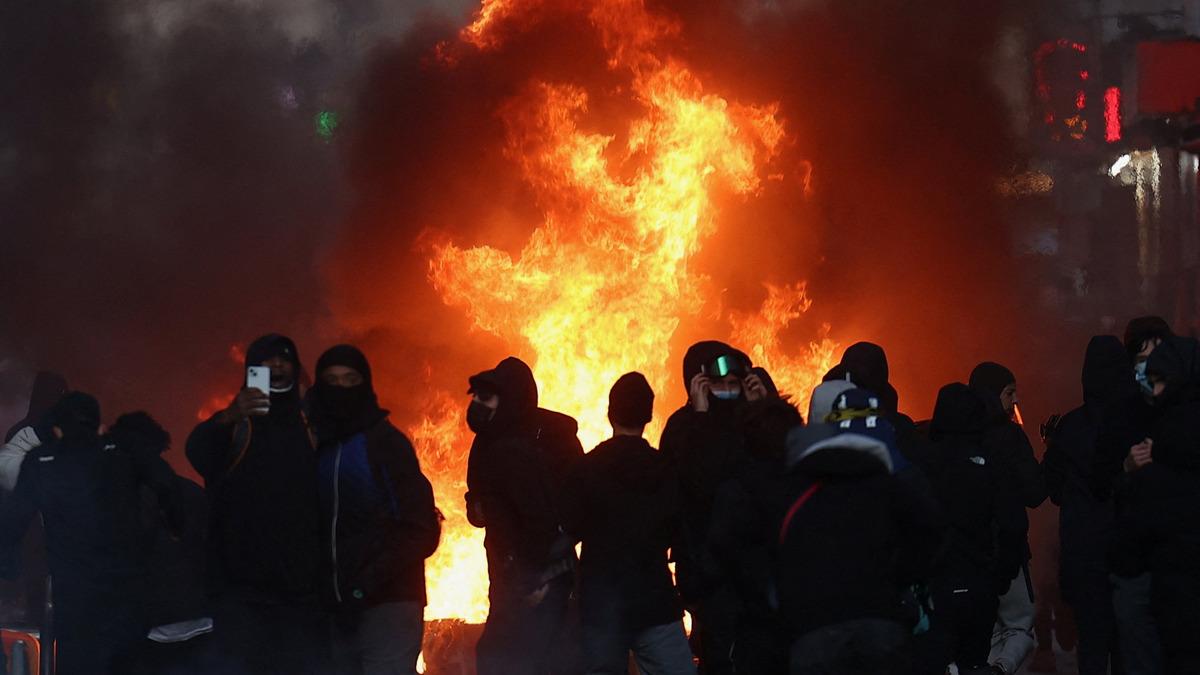 Paris, Milano ve Brüksel'de Protestolar Şiddet Olaylarına Dönüştü: Yüzlerce Gözaltı, Büyük Çaplı Hasar
