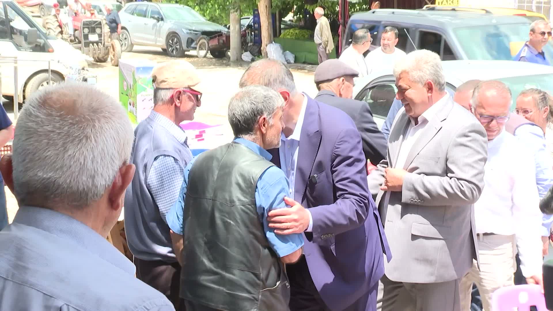 Kiraz'ın En Uzak Mahallesine 32 Bin Ton Asfalt: Umurlu Yolu Artık Tırlara Açık