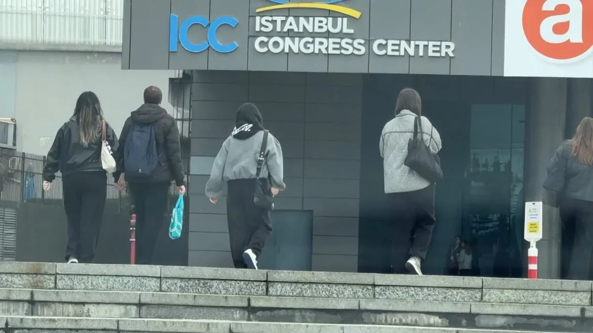İstanbul'daki 'Unreal x Jeton' Konserinde 2 Kişi Hayatını Kaybetti, Ölüm Nedeni Araştırılıyor