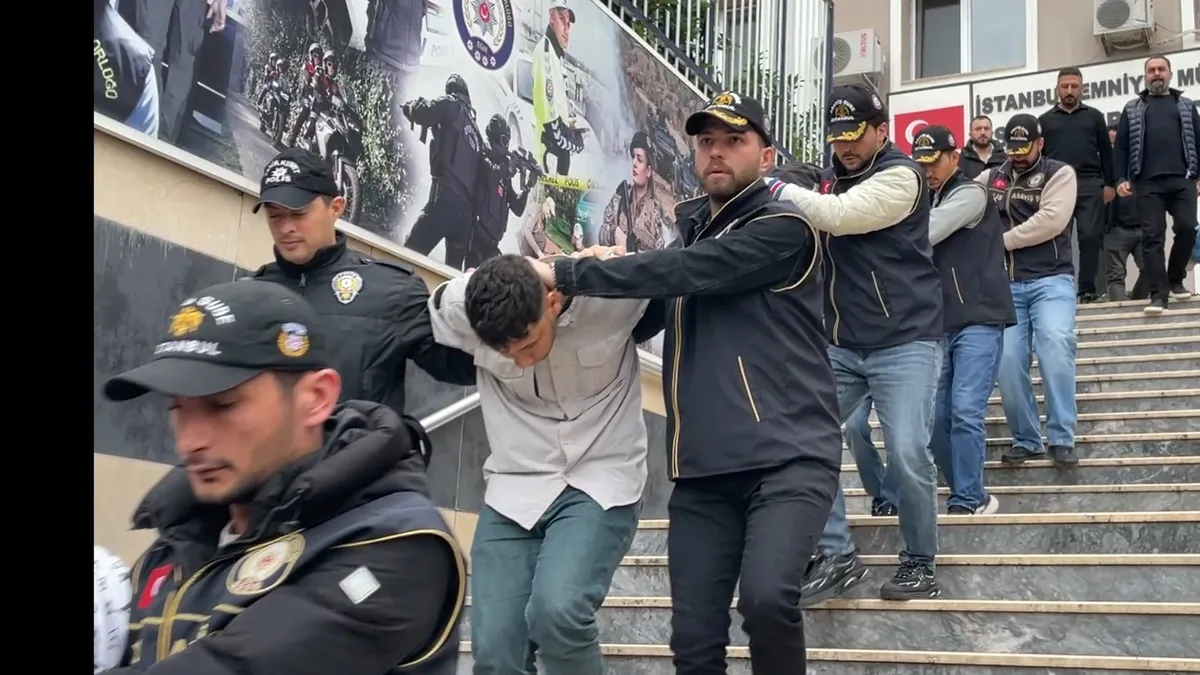 İstanbul'da kundaklama ve silahlı saldırı zanlıları yakalandı: 15 gözaltı