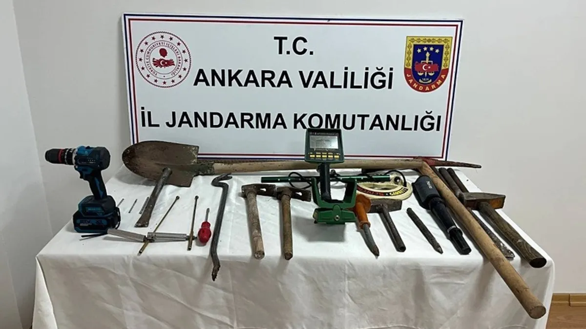 Ankara'da kaçak mal operasyonu: Silah, dedektör ve kazı malzemesi ele geçirildi, 11 gözaltı