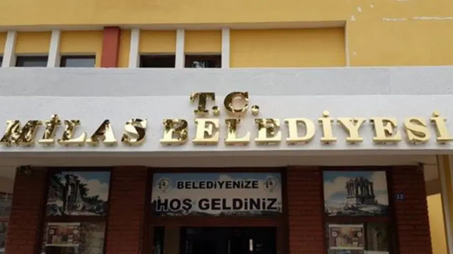 Milas Belediyesi'nde Sabah Operasyonu: Bina Girişleri Durduruldu, Arama Sürüyor