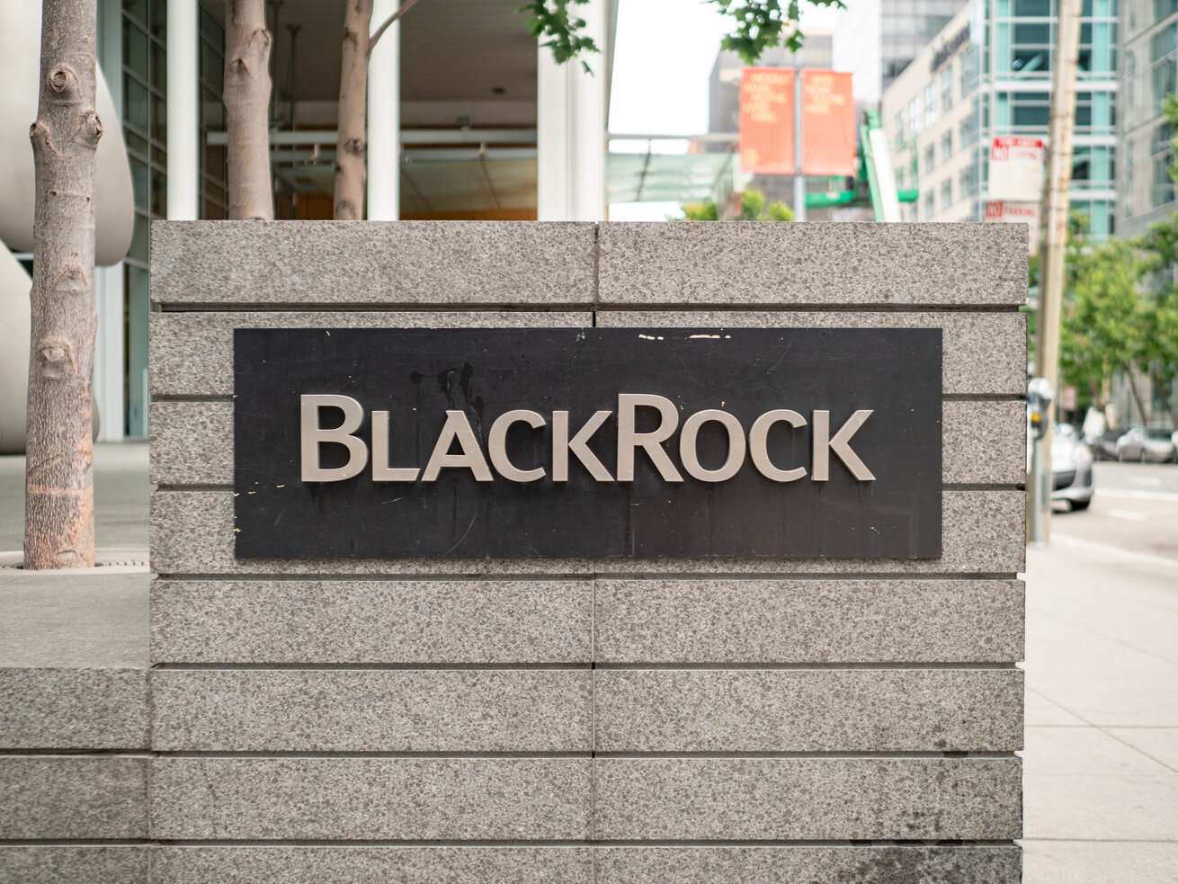 BlackRock CEO'su Fink: Yapay zeka büyümeyi yüzde 3'e taşırsa 40 trilyon dolarlık borç daha az belirleyici olur
