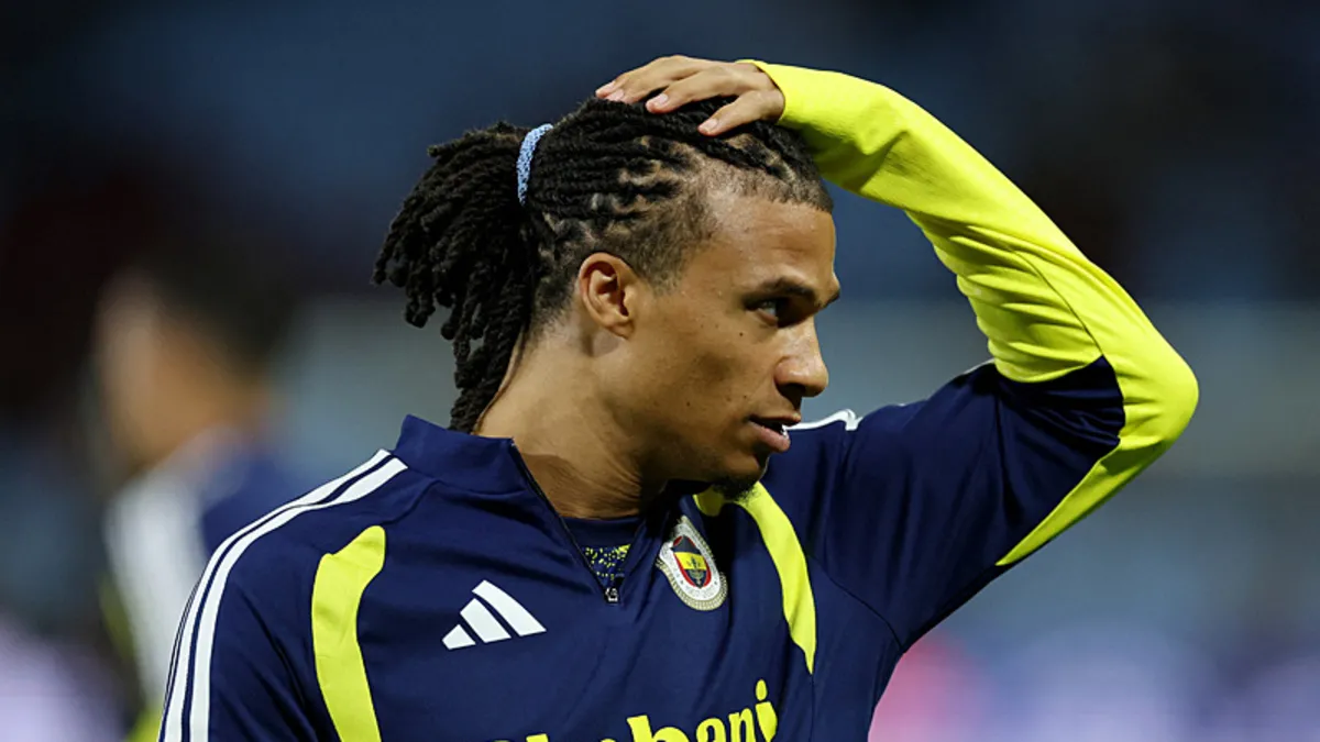 Fenerbahçe-Slavia Prag Maçında Nathan Ake Sakatlanarak Oyundan Çıktı