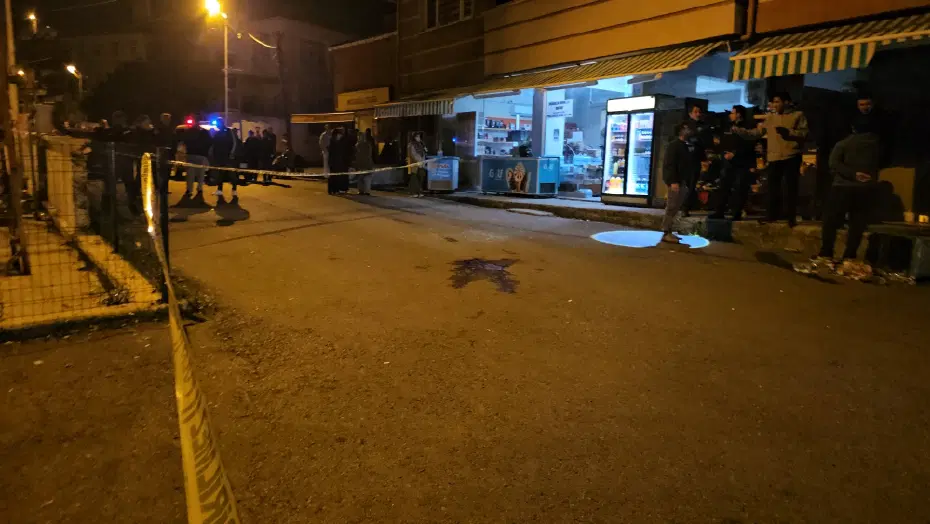 Zonguldak'ta Boşanma Sürecindeki Eşini ve Müdahale Eden Genci Silahla Yaraladı, Kaçtı