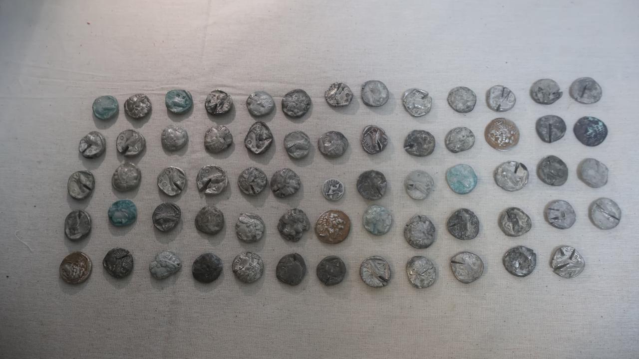 İpsala ve Kapıkule'de Tarihi Eser Kaçakçılığına Geçit Verilmedi: 7 Bin 160 Parça Ele Geçirildi