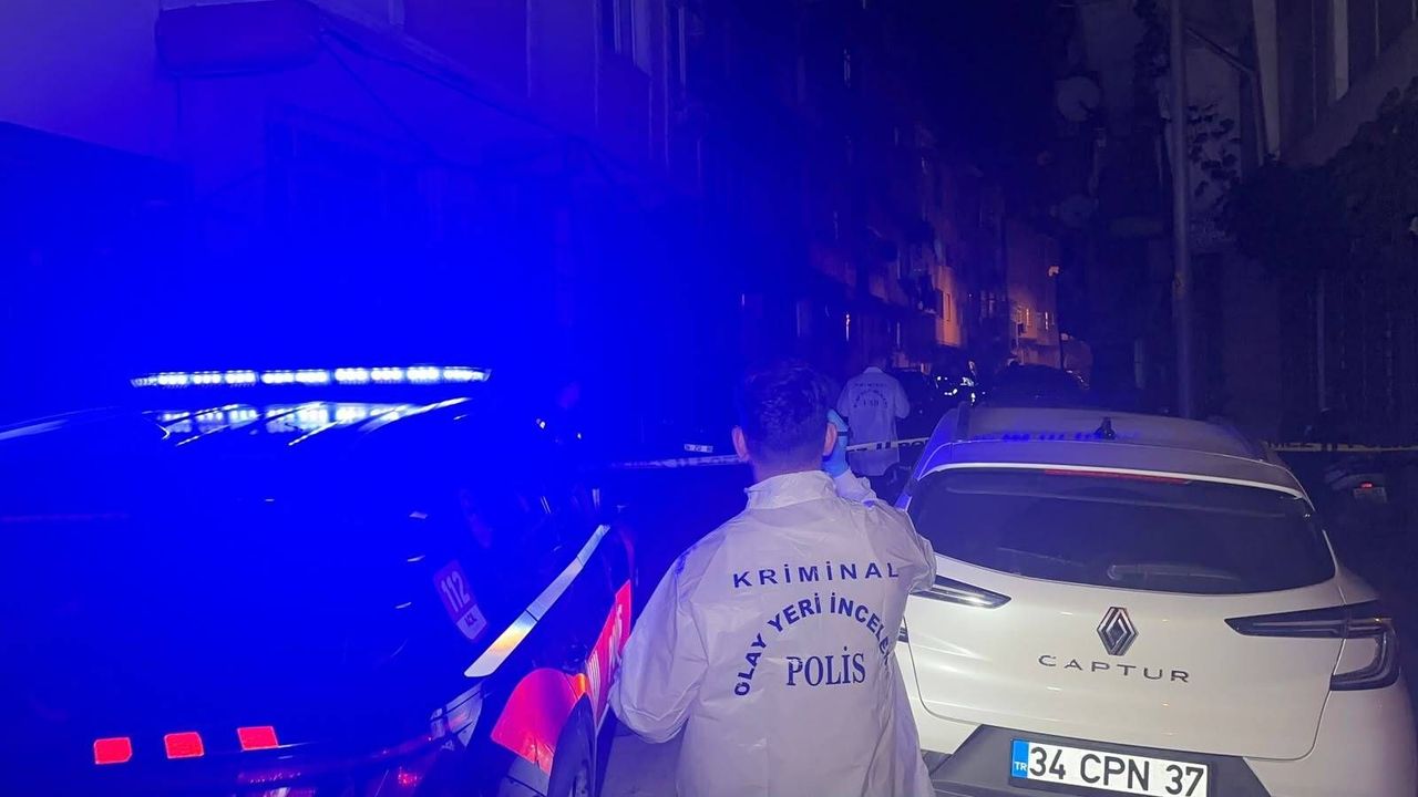 Zeytinburnu'nda Polise Silahlı Saldırı: Bacağından Vurulan Şüpheli Hastaneye Kaldırıldı
