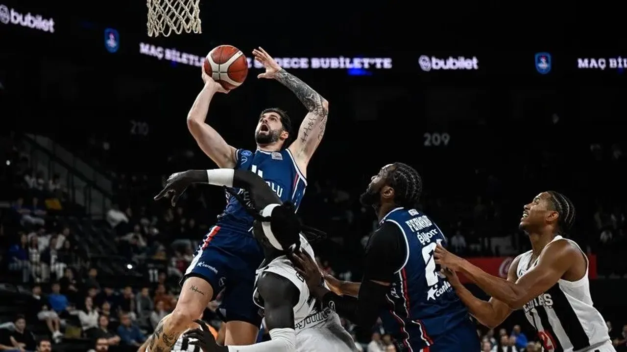 Anadolu Efes ile Beşiktaş EuroLeague'de İlk Kez Karşı Karşıya Geliyor