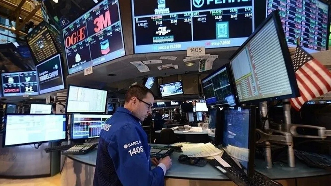 Wall Street'te teknoloji hisselerinin sert satışı: Nasdaq yüzde 2,60 geriledi