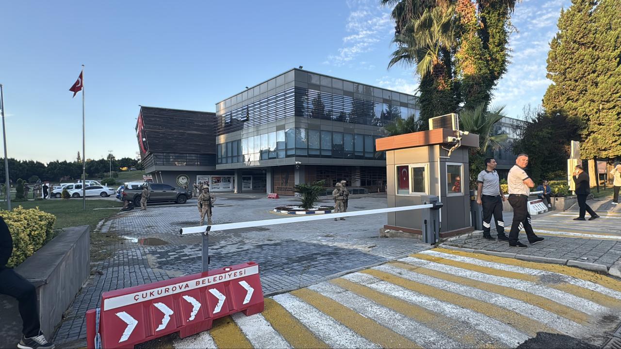 Çukurova Belediyesi'nde Yolsuzluk Operasyonu: Belediye Başkanı Dahil 34 Kişi Tutuklandı