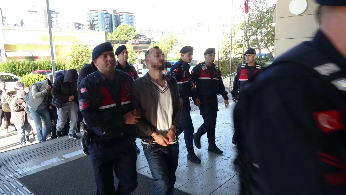 Trabzon merkezli yasa dışı bahis operasyonu: 6 ilde 22 gözaltı, bilgisayar kasasından POS cihazı çıktı