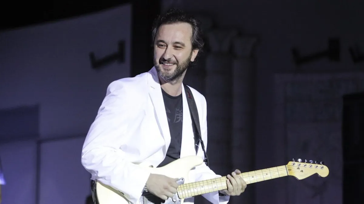 Rock sanatçısı Nev ikinci kez entübe edildi: Menajeri acil kan bağışı çağrısında bulundu