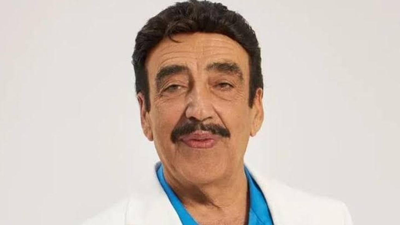 Hakkı Bulut Sahnede Fenalaştı: Ambulansla Hastaneye Kaldırıldığı İddia Ediliyor