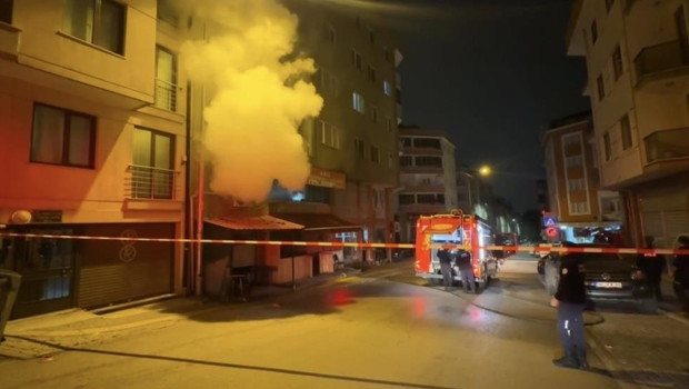 Nilüfer'de Kıraathanede Gece Yarısı Yangın: Maddi Hasar Var, Yaralı Yok