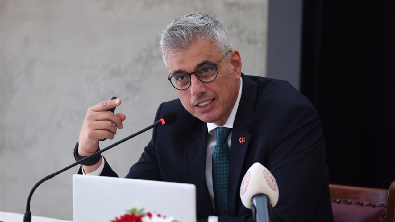 Sağlık Bakanı Memişoğlu: 13-17 Yaş Grubundaki Gençlerin Yüzde 30'u Sigara Kullanıyor