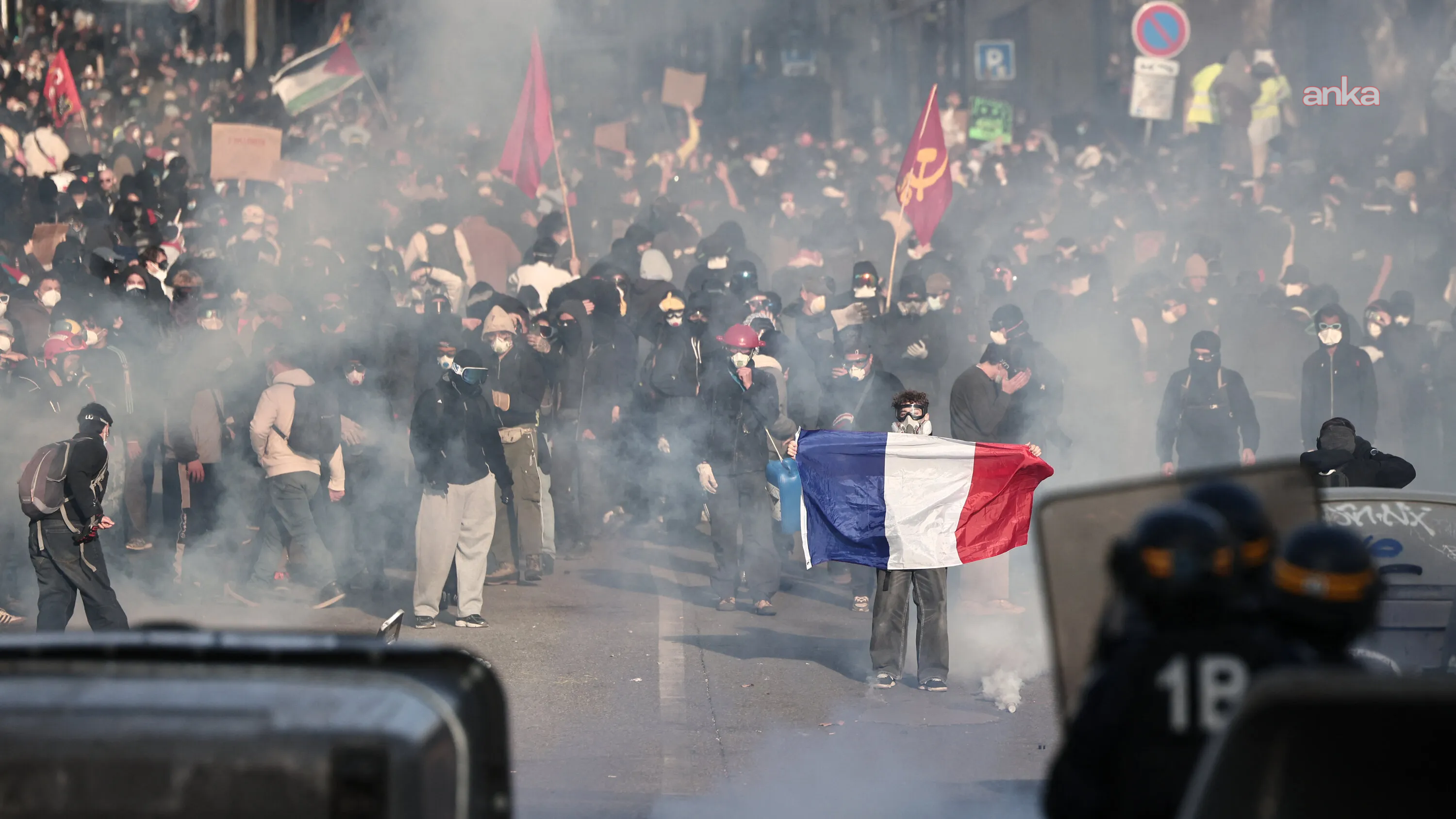 Fransa'da İkinci Hafta Protestoları: 410 Bin ile 800 Bin Arasında Katılım, Bin Kişi Gözaltında