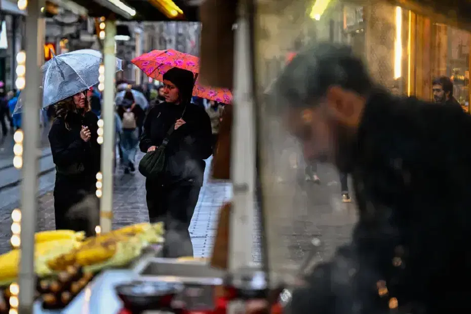 İstanbul'da Sel Uyarısı: Sabah 05.00-10.00 Arası Kritik, Bu İlçelere Dikkat