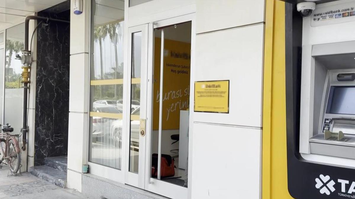 İskenderun'da Kamu Bankasına Soygun Girişimi: Camı Kırıp Girdi, Eli Boş Ayrıldı