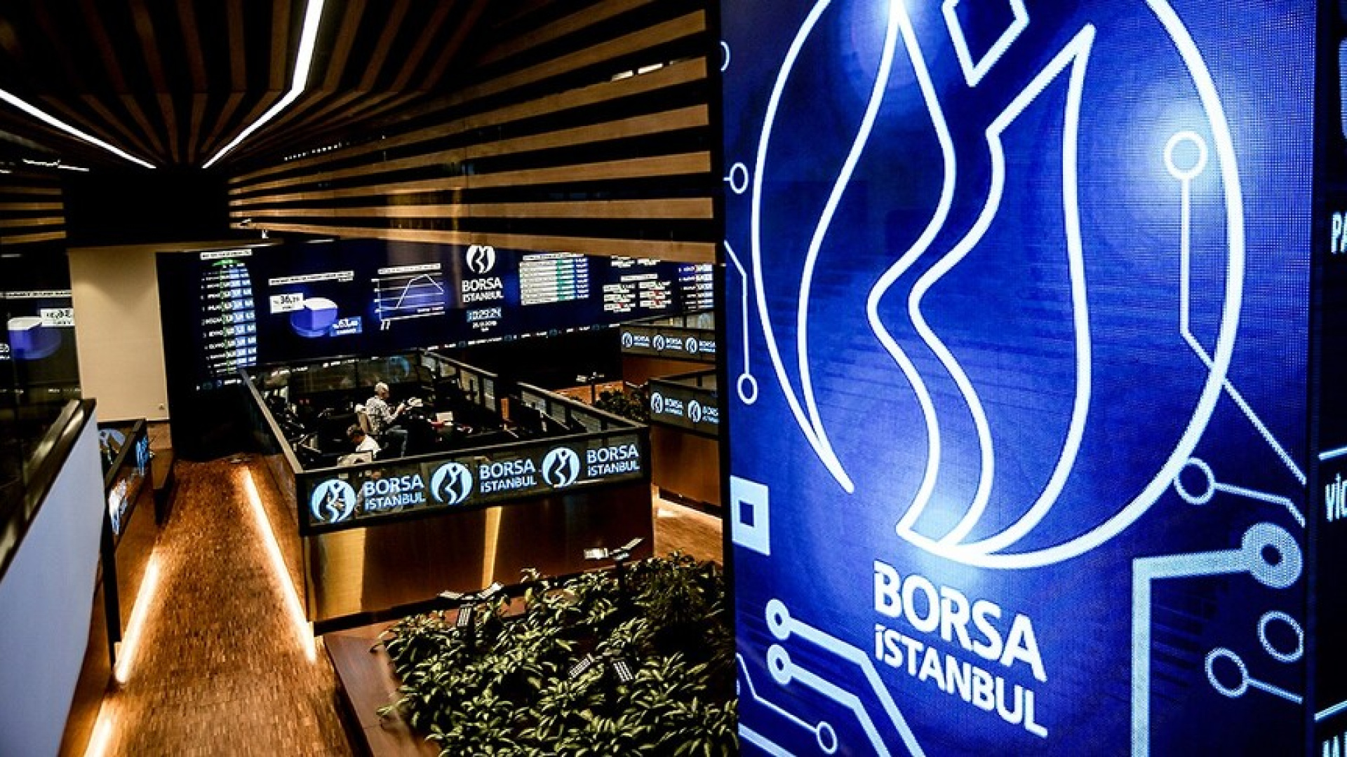 BIST 100 Gün İçi Düşüşe Rağmen Kapanışta Yükseldi